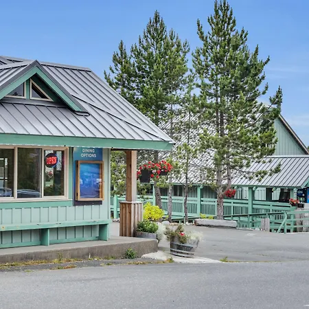Canadian Princess Lodge & Marina-3